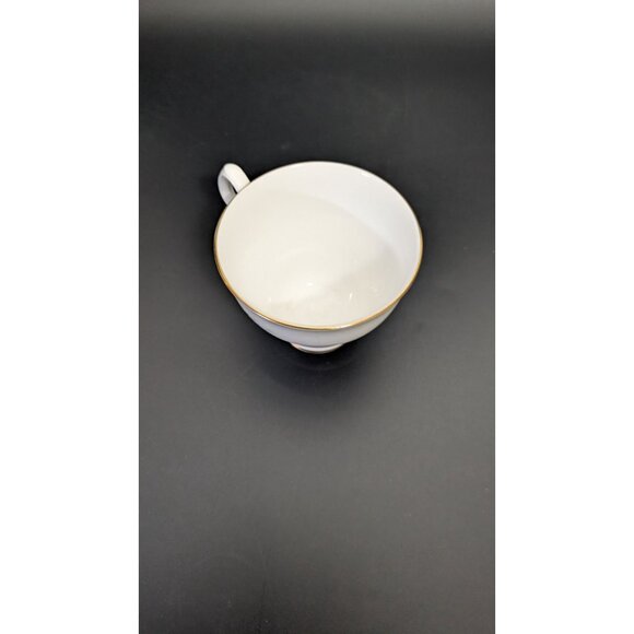 Royal Windsor Bone China Tea Cup Blue Floral Gold Trim Vintage England Teacup - Picture 9 of 11